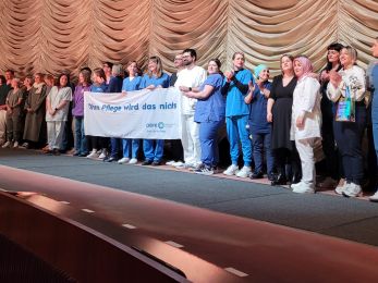 Heldin-Premiere-bühne