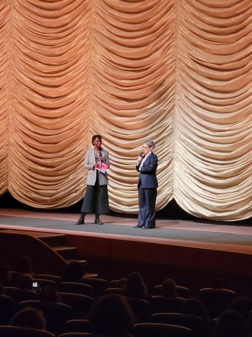 Regisseurin und Drehbuchautorin Petra Volpe (r.) beantwortet nach der Fimpremiere Fragen des Publikums. 