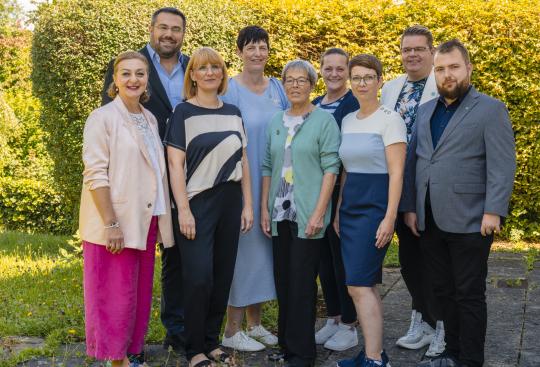 Der neue Vorstand des DBfK Südewest (v.l.): Ketevan Helbig, Alexander Daniel (stellv. Vorsitzender), Nadine Treff (stellv. Vorsitzende), Andrea Kuhn, Andrea Kiefer (Vorsitzende), Christina Nestler, Anna Hunkemöller, Marc Helfen, Moritz Köbke. (Foto: Kristijan Matic)