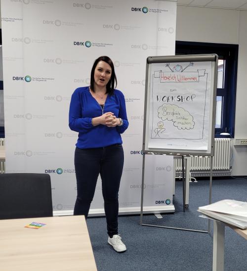 Eine Botschaft von Lisa Gareis an die Kolleg:innen: Seid stolz –  und redet positiv über den Pflegeberuf.