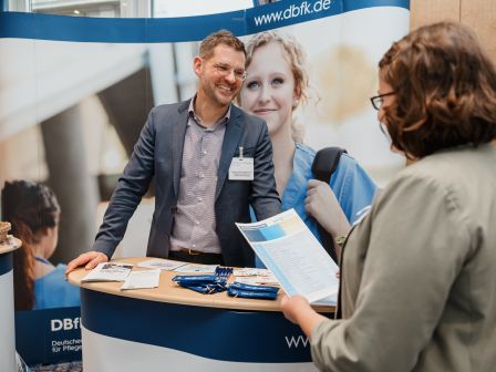 Infostand DBfK Nordost beim Springer Pflege Kongress 2024 in Berlin